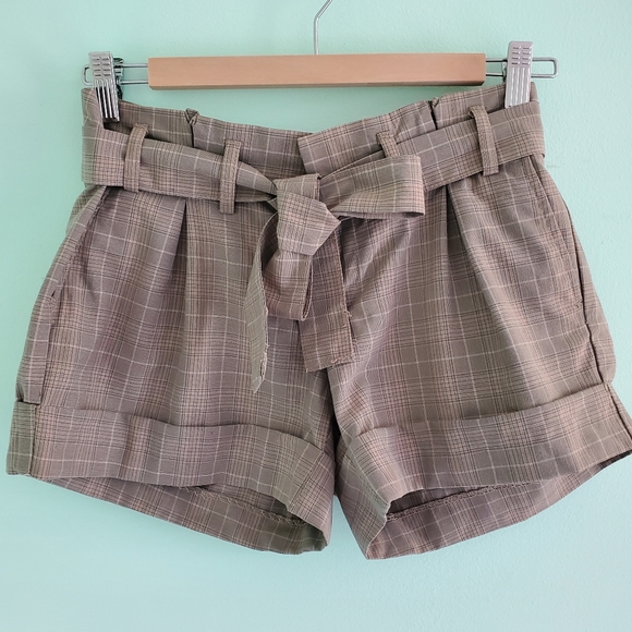 Banana Republic Paper Bag Shorts - Size 2 - Picture 1 of 5